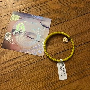 NWT Alex & Ani Beaded Bangle Bracelet Pebble Wrap in Tropical